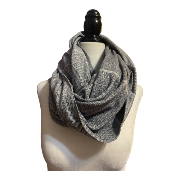 Lululemon Chevron print vinyasa convertible scarf. One size - Picture 11 of 16